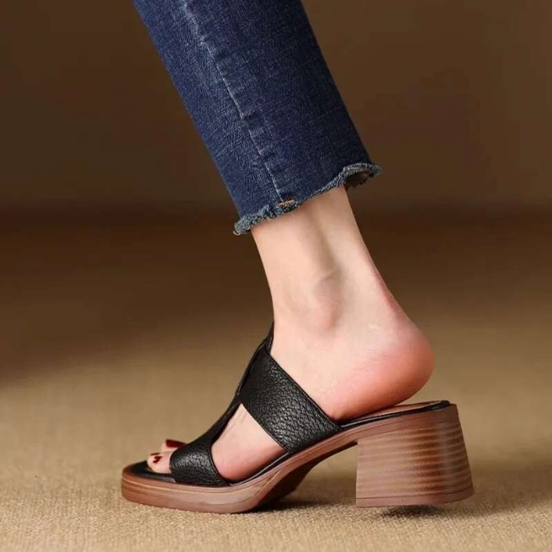 2025 Sandals Handmade Vintage Square Toe Women Slippers Tuckle Strap Shoes New Lady Summer Beach Casual Pumps Q226