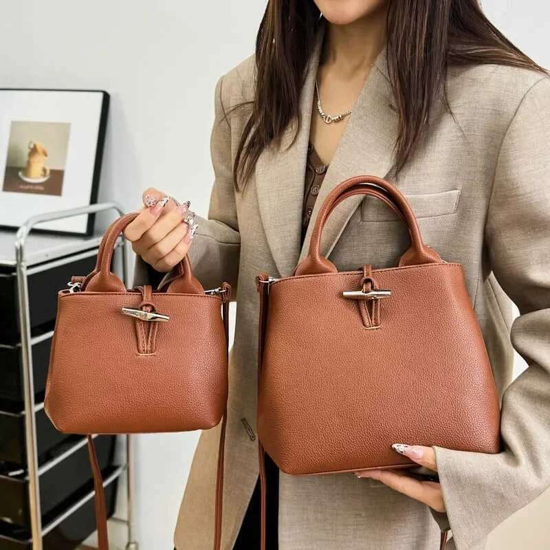 Soft Leather Bucket 2025 New Fashion Designer Handbag Outdoor Leisure Large Capacity Storage Bag Single Shoulder Crossbody Bag High Quality Wallet Mak