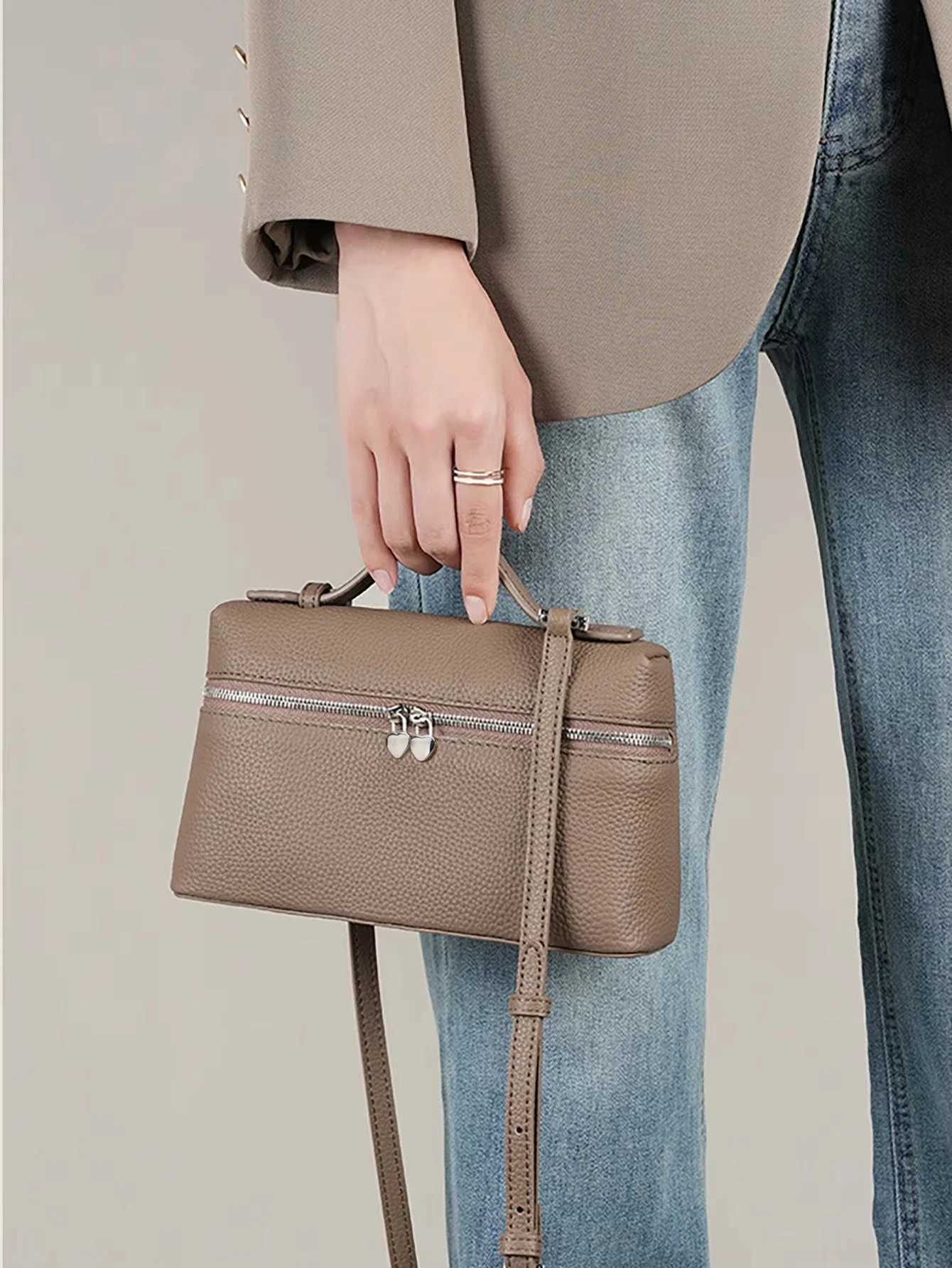 New Womens Handbags Large Capacity Shoulder Bags Fashion Small Crossbody Bags Hard Pu Leather Messenger Bags Handbags for WomenC250312