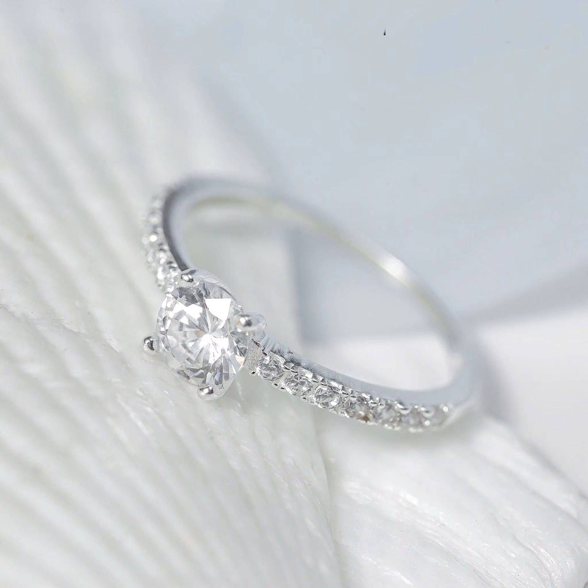 Welcome Deal 925 Rings for Parties Wedding Engagement Diamond Moissanite Rings for Wholesale with Ruby