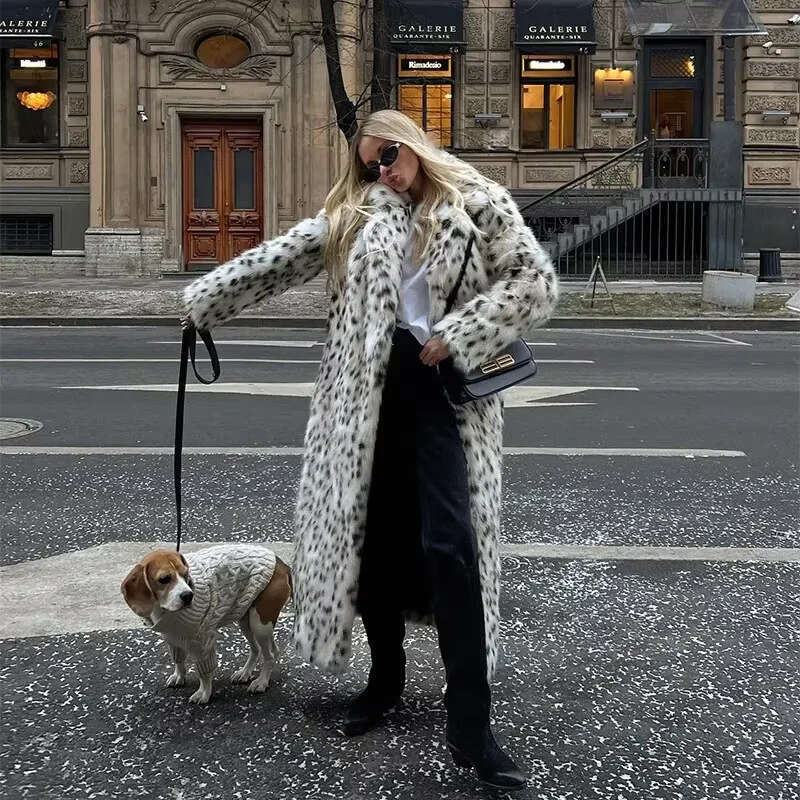 2024 Autumn Women's With Elegant Temperament, Leopard Print Faux Fur Long Coat For Women