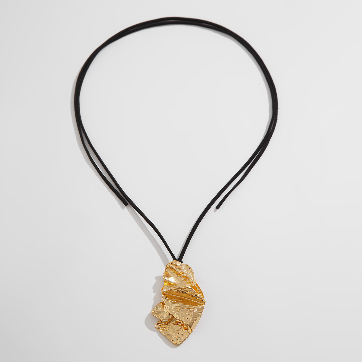 Irregular French Pendant Collar Cold Pleated Liquid Alloy Necklace Jewelry for Women
