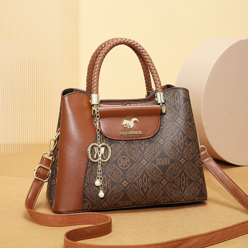 Women s 2025 New High end Fashion Designer Light Luxury Handbag Women s Casual Large Capacity Shoulder Bag High quality Crossbody Bag