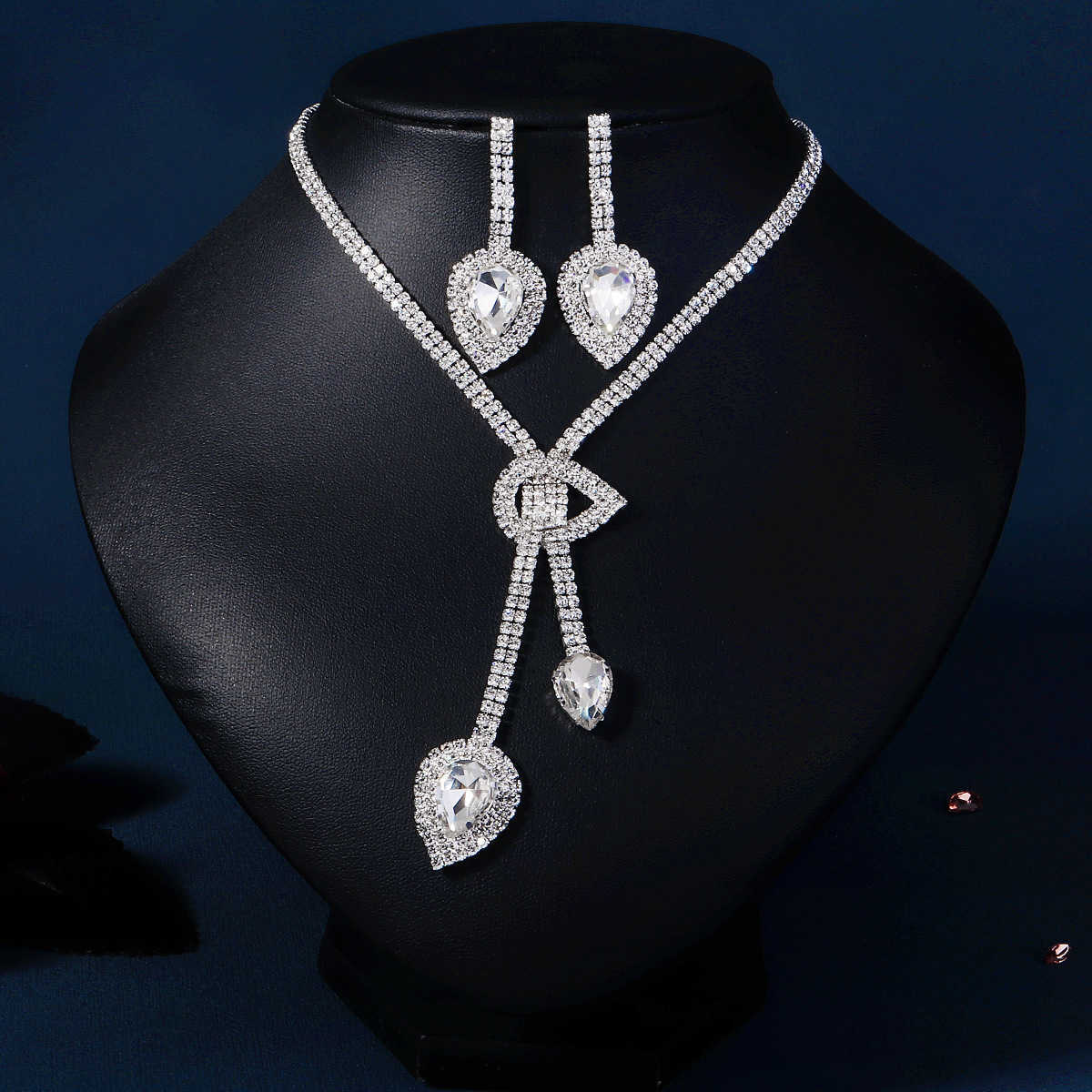 Bridal jewelry set high-end crystal studded necklace earrings three piece set creative new wedding accessories W250312