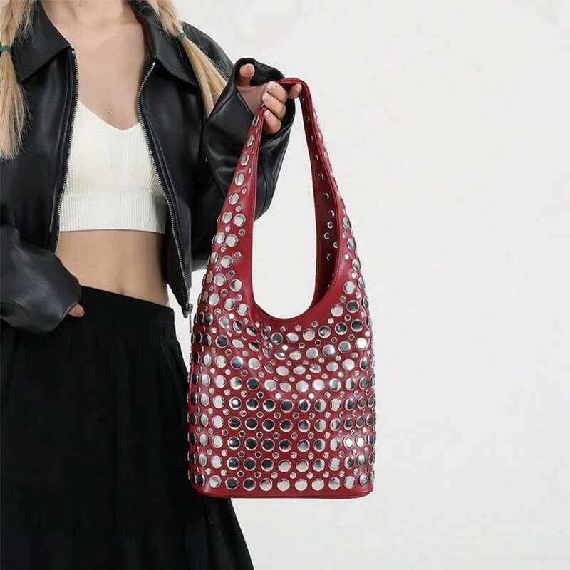 2025 Outdoor Metal Rivet Motorcycle Style Bucket Bag Women s Shoulder Bag Fashion Designer Trendy Underarm Bag Outdoor Leisure Wallet Makeup Storage B
