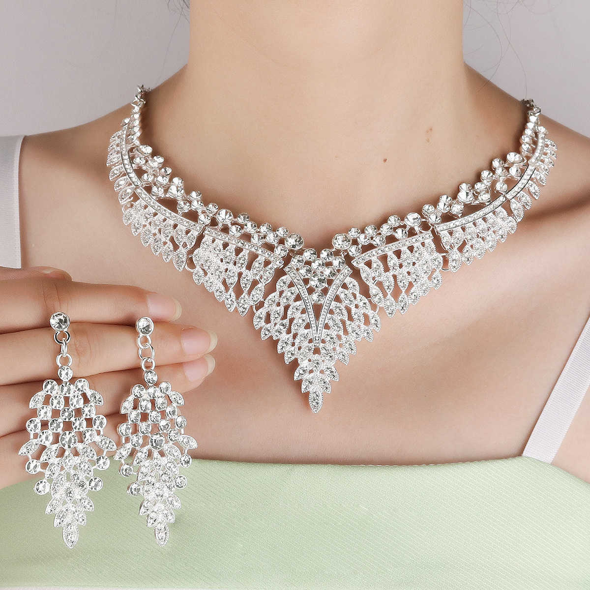 Bridal Accessories New Necklace Earring Set Banquet Party Dress Accessories Luxury Diamond Jewelry Set W250312