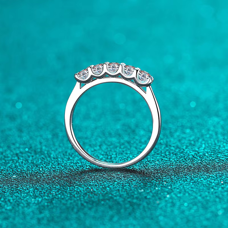 Factory Direct Wholesale Hot Sales Fashion Jewelry Brilliant Cut Moissanite Diamond 925 Silver Moissanite Ring