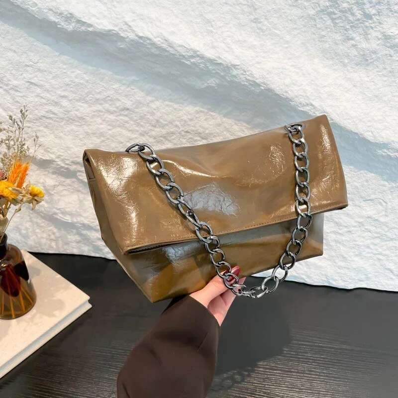 New Oil Wax Leather Chain Mini Handheld Bag High end PU Zipper Beautiful Crossbody Bag Large Capacity Fashion Designer Temperament Handbag Casual Armp