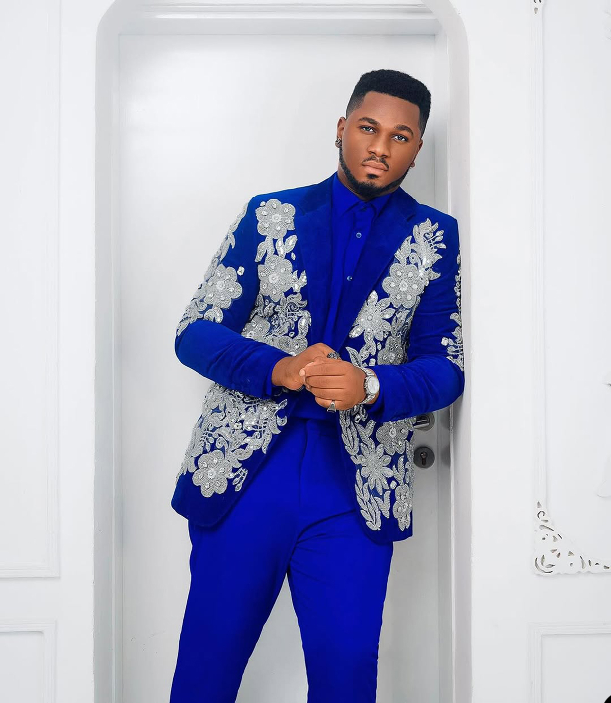 Men Suits for Wedding Tailor-Made Crystal 2 Pieces Suit Tuxedos Notched Lapel Appliques Beaded Shiny Groom Blazer Pants Prom Evening Party Custom Made