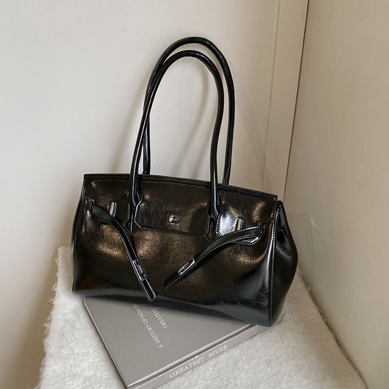 Spring 2025 Fashion Luxury Niche Designer High-end Leather Women s Handbag Simple Style Large Capacity Storage Bag Casual Crossbody Bag Wallet