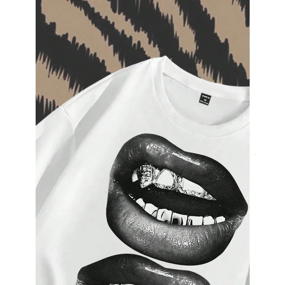 White street style top with all black and white pattern suitable for summer mens Tshirt oversized Harajuku 250312