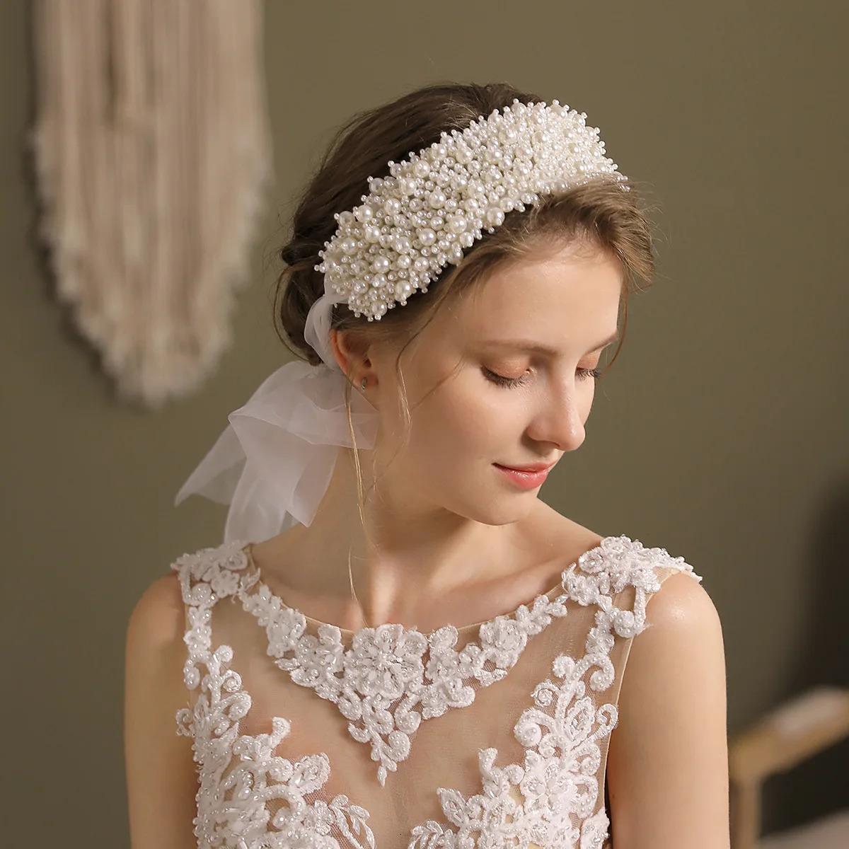 Elegant wedding accessories handmade white pearls Headband Hair Chain Wedding Style Women Hair Styling Jewelry 250310