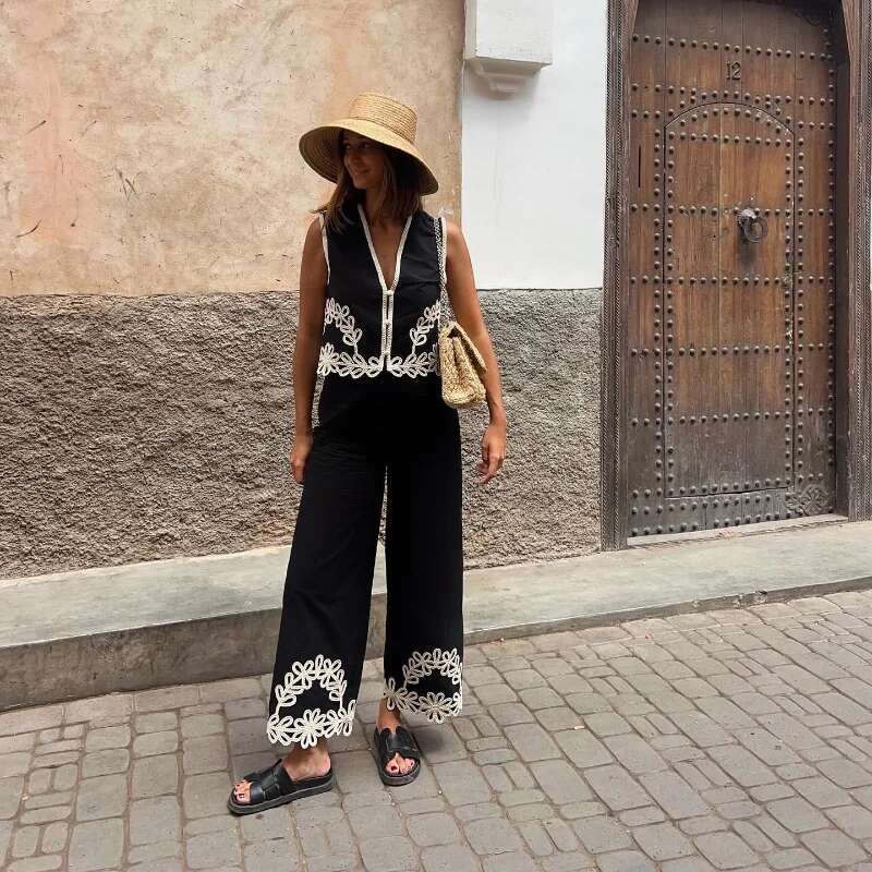 Fashion Embroidery Suit Women fashion New Elegant V Neck Sleeveless Tops Wide Leg Pants 2 Pieces Set Female Chic Outfits