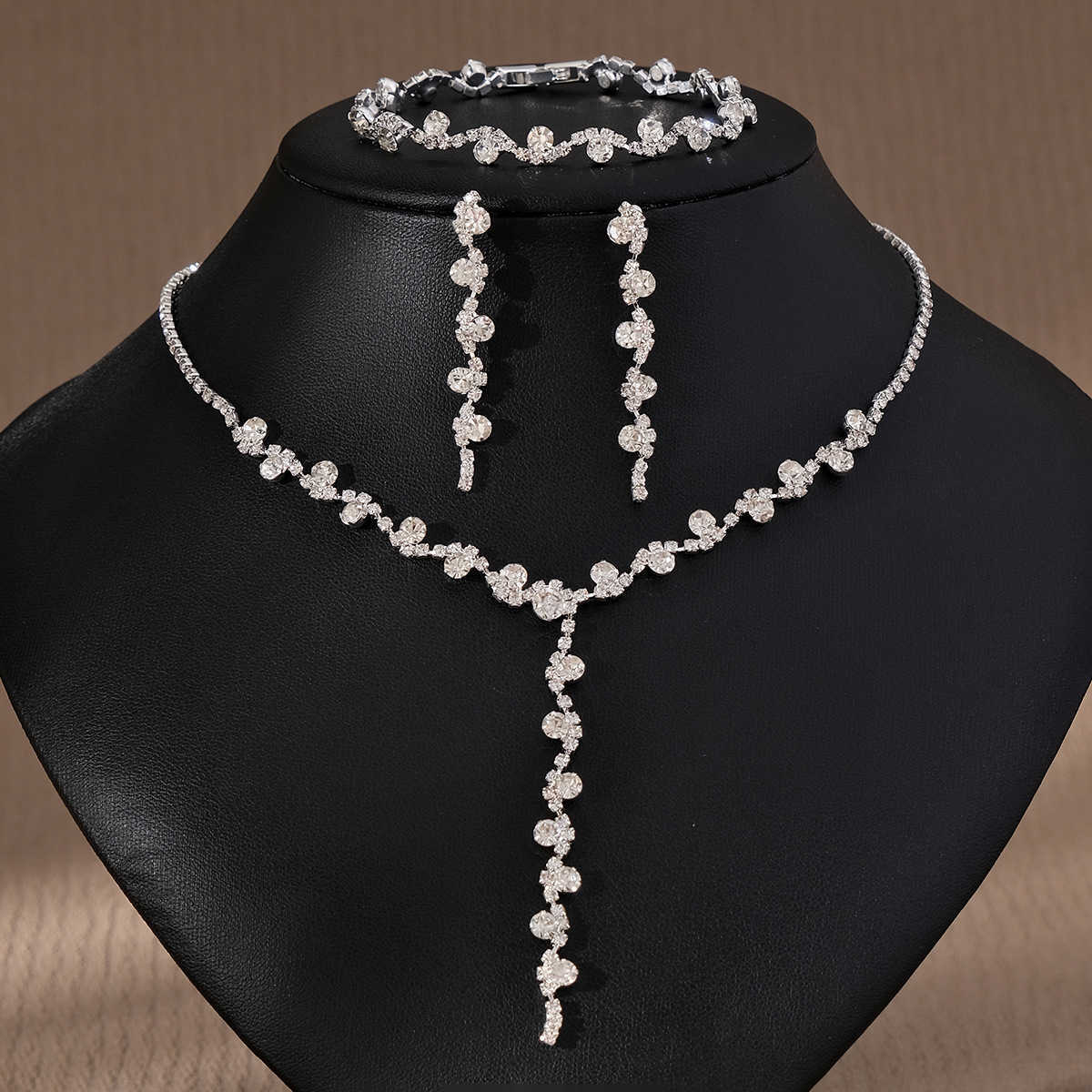 New Claw Chain Water Diamond Bridal Necklace Set Wedding Banquet Accessories Bracelet Earrings Necklace Jewelry Set W250312