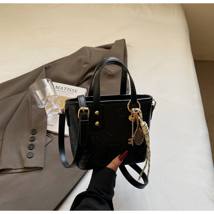 Korean Version Portable Fashion Designer Multifunctional Bucket Bag 2025 New Trend Women s Handbag Casual Shoulder Bag High-end Crossbody Bag