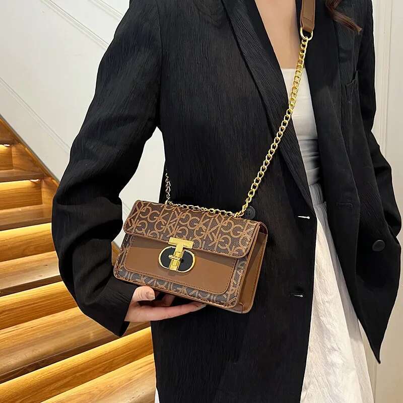 Fashion Shoulder Bag Multifunctional Chain Crossbody Bag Women s Designer Trendy Handbag Storage Bag Outdoor Leisure Wallet Envelope Bag 2025S New Mod