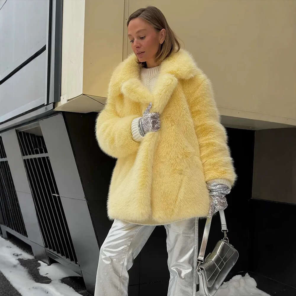 2024 Autumn/Winter Women's Coat With Elegant Loose Fur, Imitating Fox Fur And Plush, Suitable For Socialites
