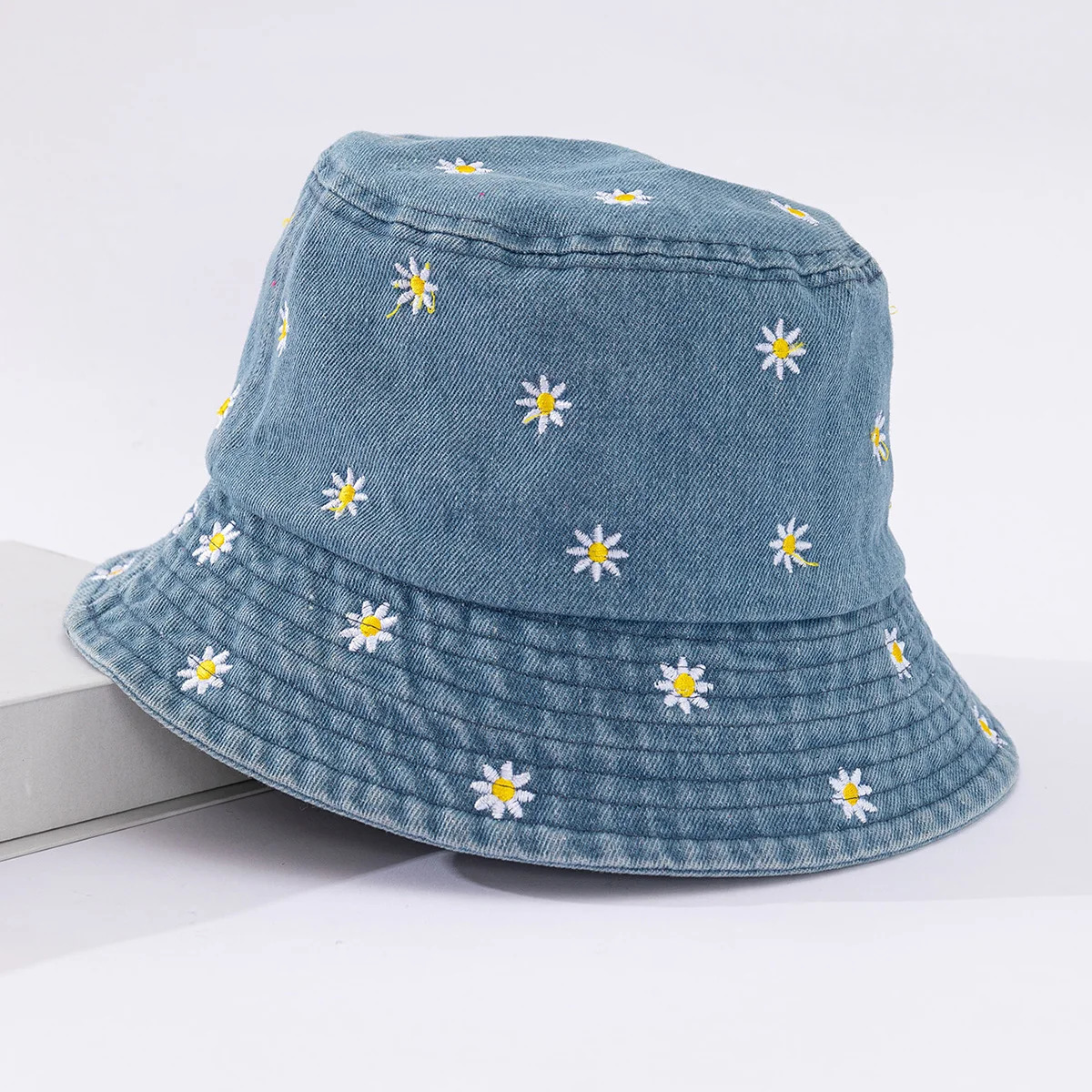 Little Daisy Embroidered Fisherman Hat for Women in Spring and Summer Fashion Edition Sunshade Sunscreen Show Small Face 250304