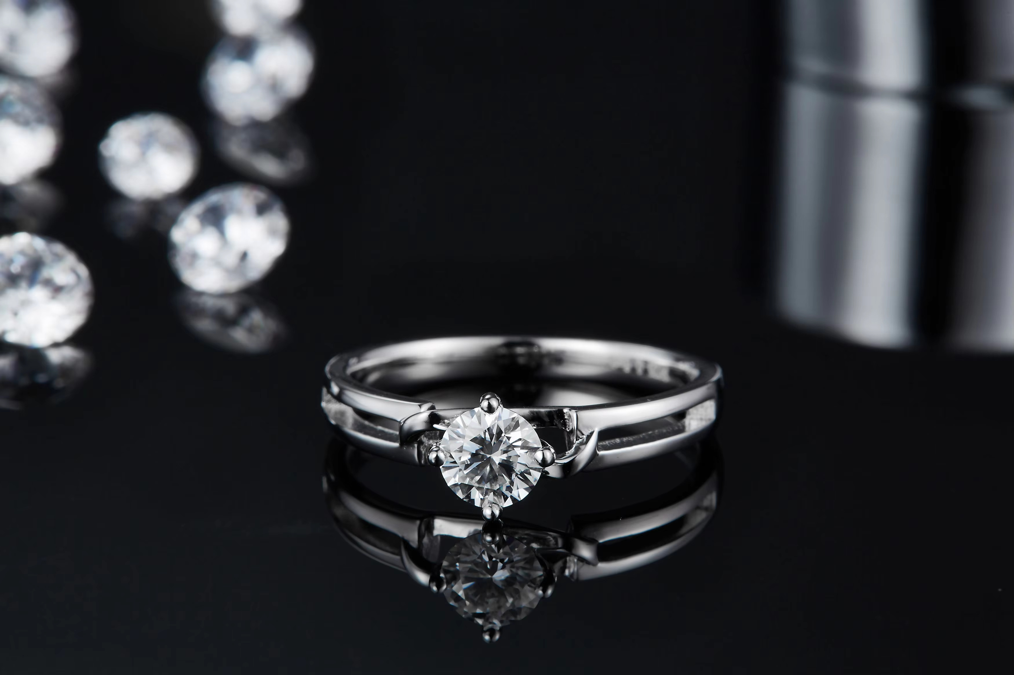 Classic Design Round Shaped Moissanite 925 Sterling Silver Diamond Wedding Rings for Women