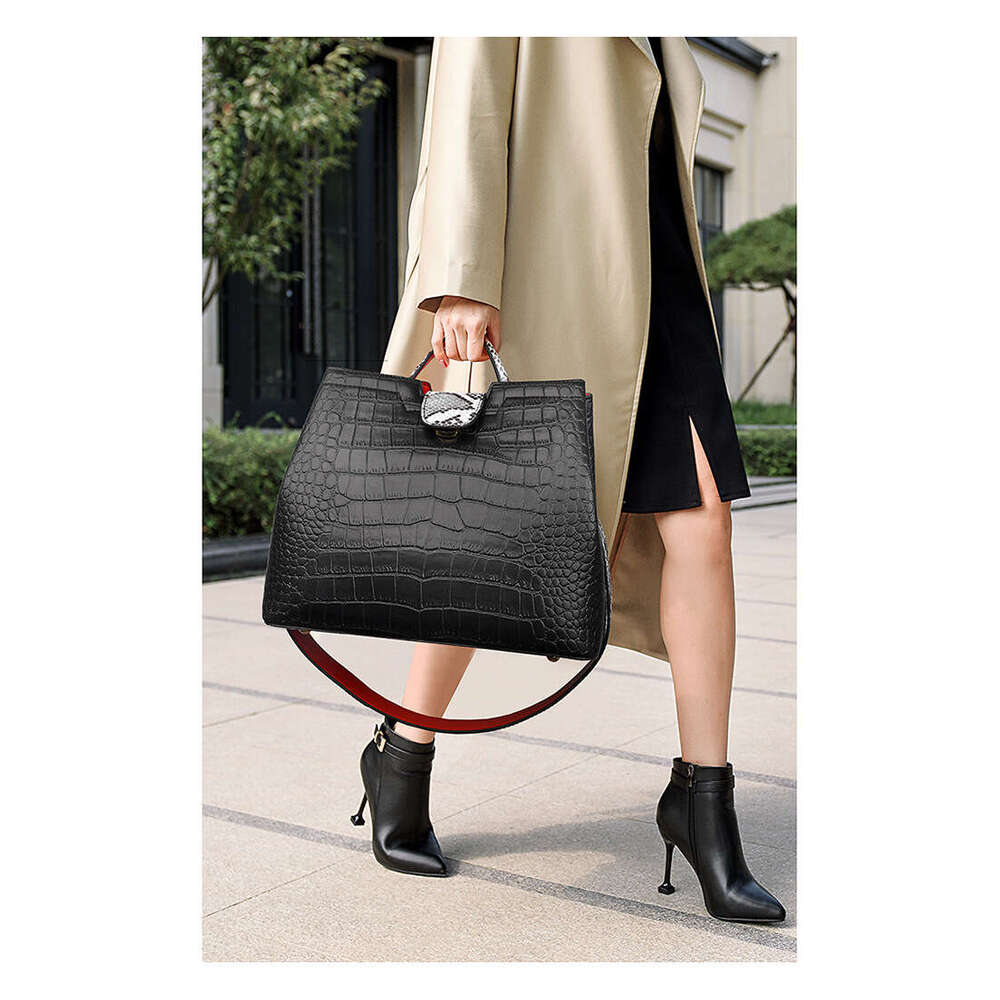 Women's Bags handbag Fashionable new texture crocodile pattern women's tote bag, large capacity middle-aged handbag, women can cross body