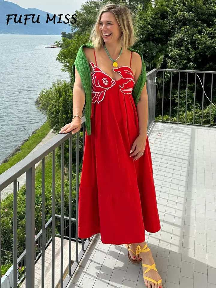 Urban Sexy Dresses Red Embroidered Fish shaped Womens Dress Loose Strap Slvel Back Wrinkle Dr 2025 Summer Fashion Womens Party Holiday Robe Y240312WPL