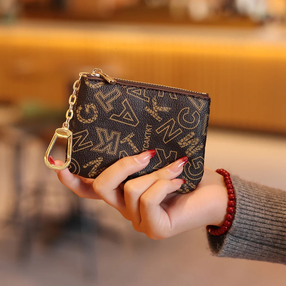 Mini Retro Zipper Coin Wallet Portable Clutch Bag Versatile Keychain Bag with Keychain Mini Short Zipper Bag 250311