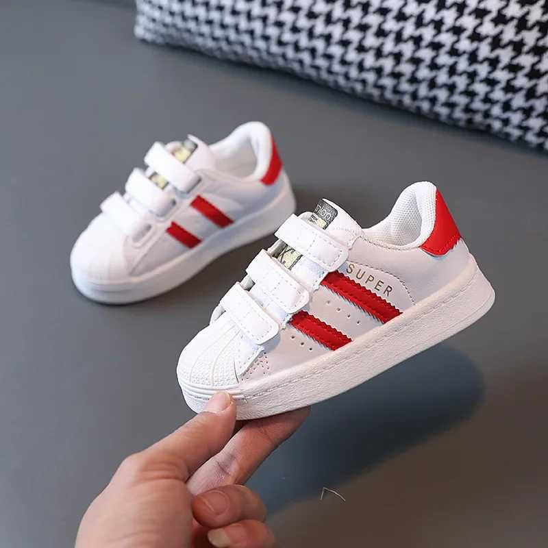 Childrens sports shoes childrens fashion design white anti slip casual shoes boys and girls hook breathable sports shoes childrens outdoor shoes M2503