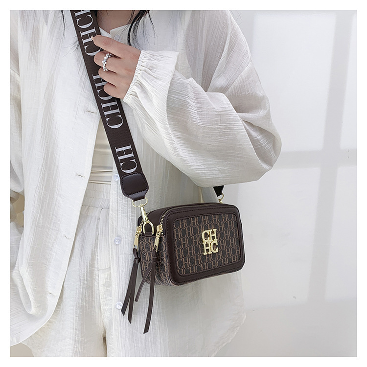 Free Shipping New Designer Bag, Summer Popular Urban Minimalist Small Bag Fashionable High-quality Women's Shoulder Crossbody Bag Wallet