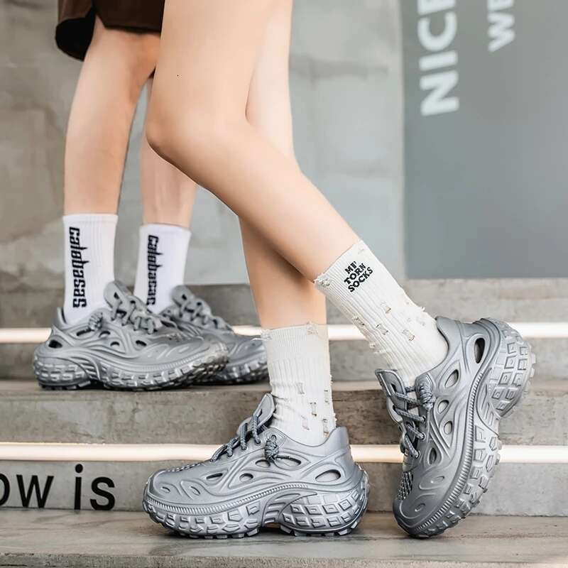 New Fashion Breathable Garden Summer Couple Non-slip Thick Bottom Sandals Outdoor Baotou Beach Men's Shoes