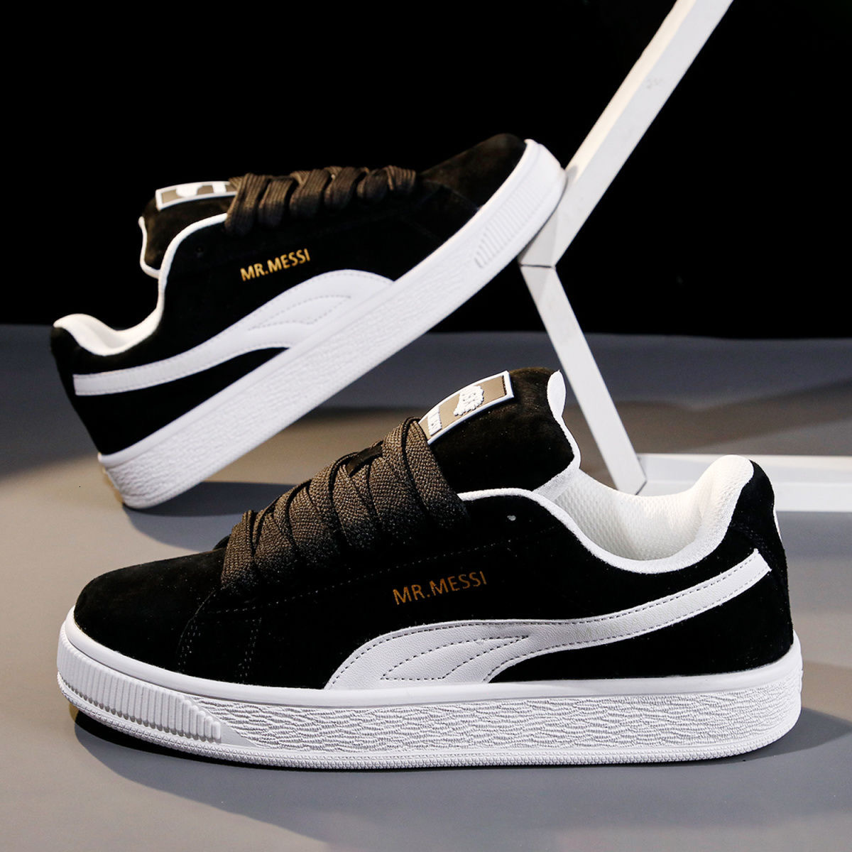 2025 New Fat Bread Female Designer Trendy Fashion Multi functional Leisure Sports White Shoes Fashion Campus