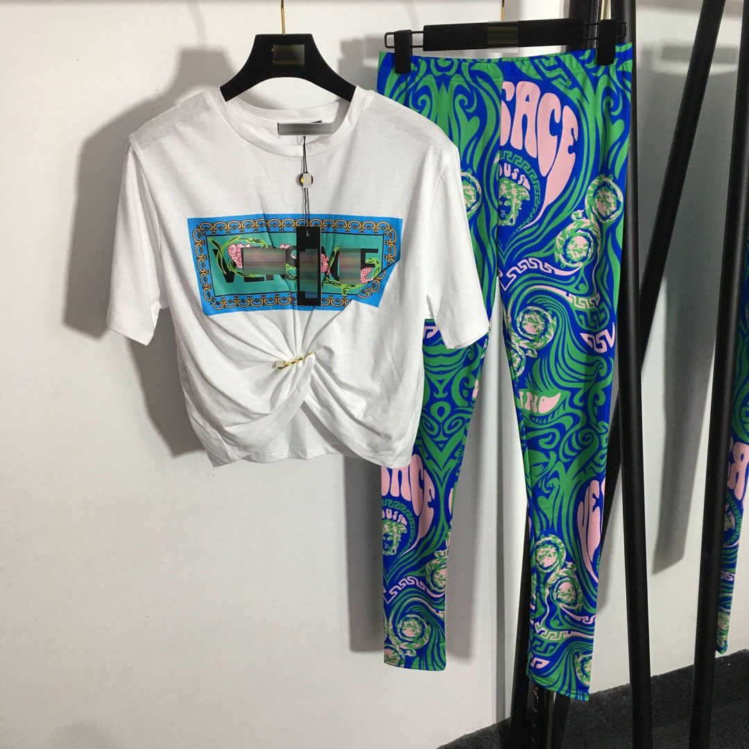 Womens Two Piece Pants 24 Summer New Collection Letter Printed Medusa Metal Large Pin Twisted Waist T-shirt+Elastic leggings H25312 6QNL