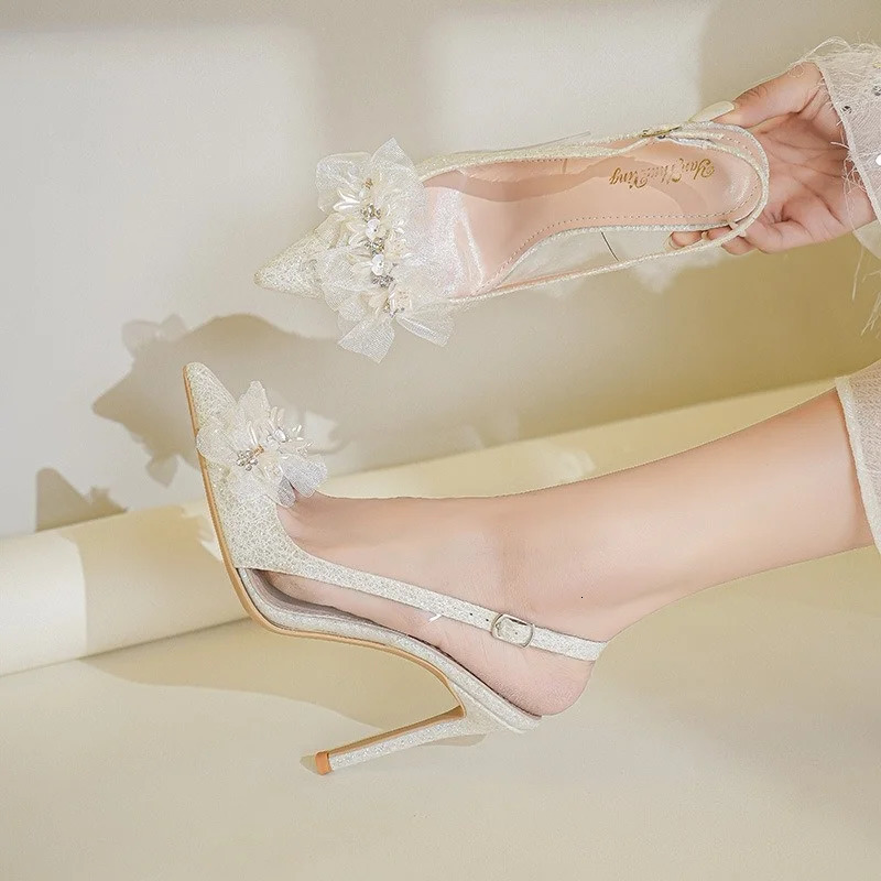 Summer Temperament High-Heeled Stiletto Pumps Pointed Pearl Flowers White French Sandals Wedding Shoes 250312