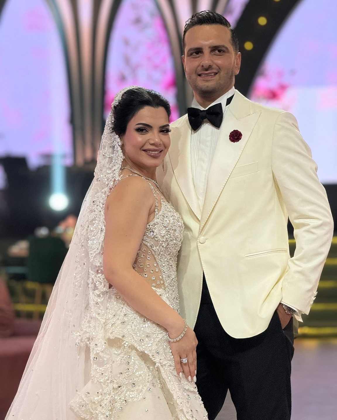 Fashion Mermaid Wedding Dress V Neck Removable Sleeves Bridal Gowns Sequins Crystal Appliques Detachable Train Dresses Custom Made vestidos de novia