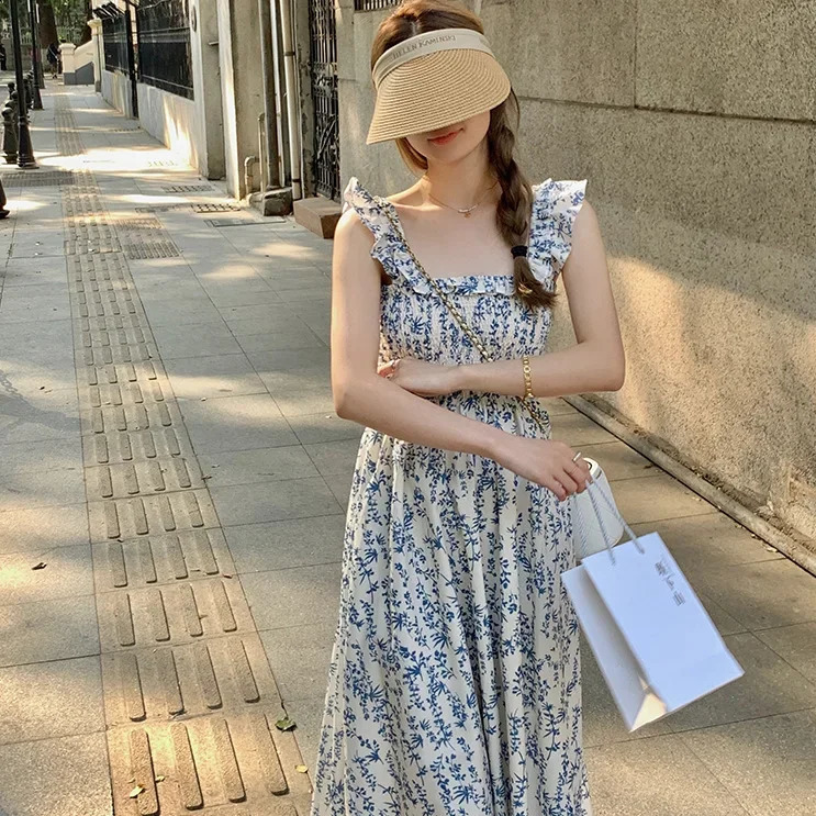 Sweetheart Slimming Tank Dress Blue Floral Printed Waist-Fitted Long Dress For Women Relaxed Vacation Style 250313