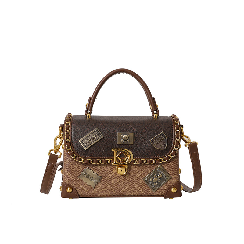 2025 new free shipping designer shoulder bag Vintage casual Sequined Distressed package white for woman