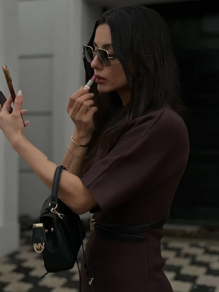 Fashion Brown Knit Pleated Patchwork Dresses Elegant Round Neck Short Sleeve Slim Fit Dress Female Commute Outdoor 250313