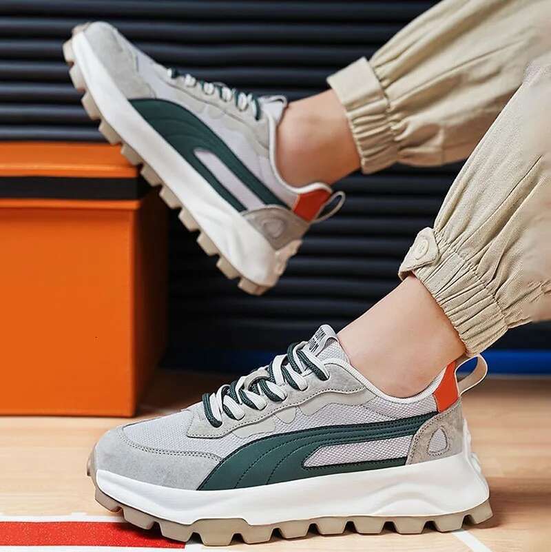 Soft Bottom Fashionable Casual Sport Shoes Men Outdoor Running Comfortable Breathable Sneakers Size 39-44