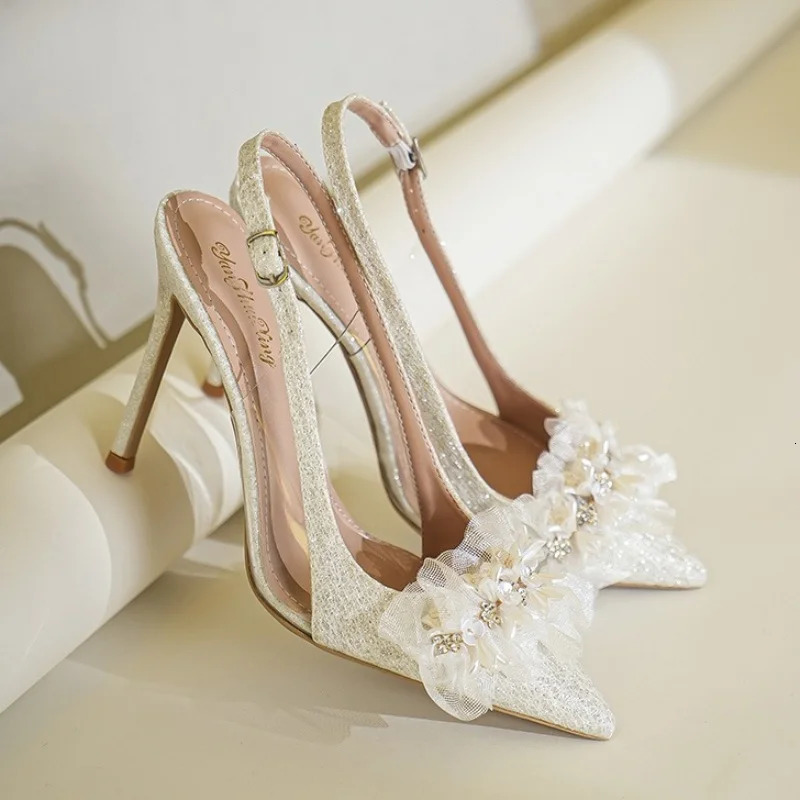 Summer Temperament High-Heeled Stiletto Pumps Pointed Pearl Flowers White French Sandals Wedding Shoes 250312