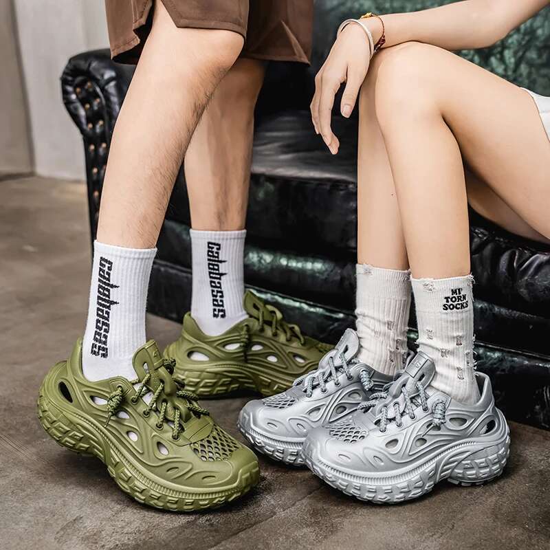 New Fashion Breathable Garden Summer Couple Non-slip Thick Bottom Sandals Outdoor Baotou Beach Men's Shoes