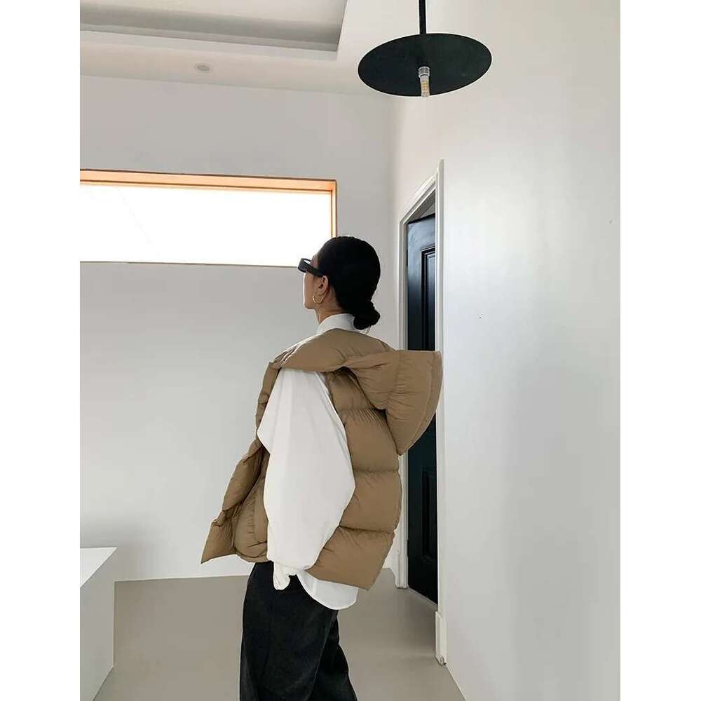 Autumn Winter Korean White Duck Down Vest Women 2023 New Simple All-Match Coats Femalesoft Warm Sleeveness Jackets