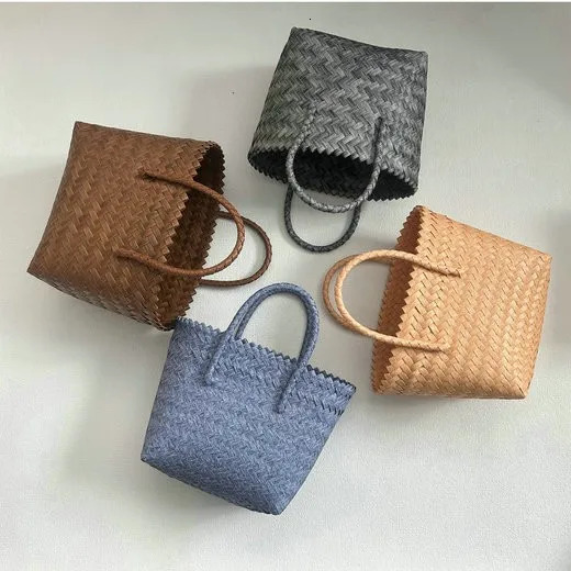 Handmade Woven Bag Large Capacity Plastic Woven Basket Small Square Bag with Handheld Gift Simple Handheld Versatile Womens Bag R250312