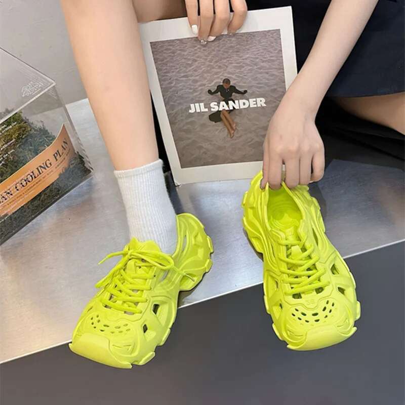 2025 Fashion Men's Outdoor Sandals Summer Beach Hiking Cycg Sports Unisex Breathable Slip-On Water Shoes
