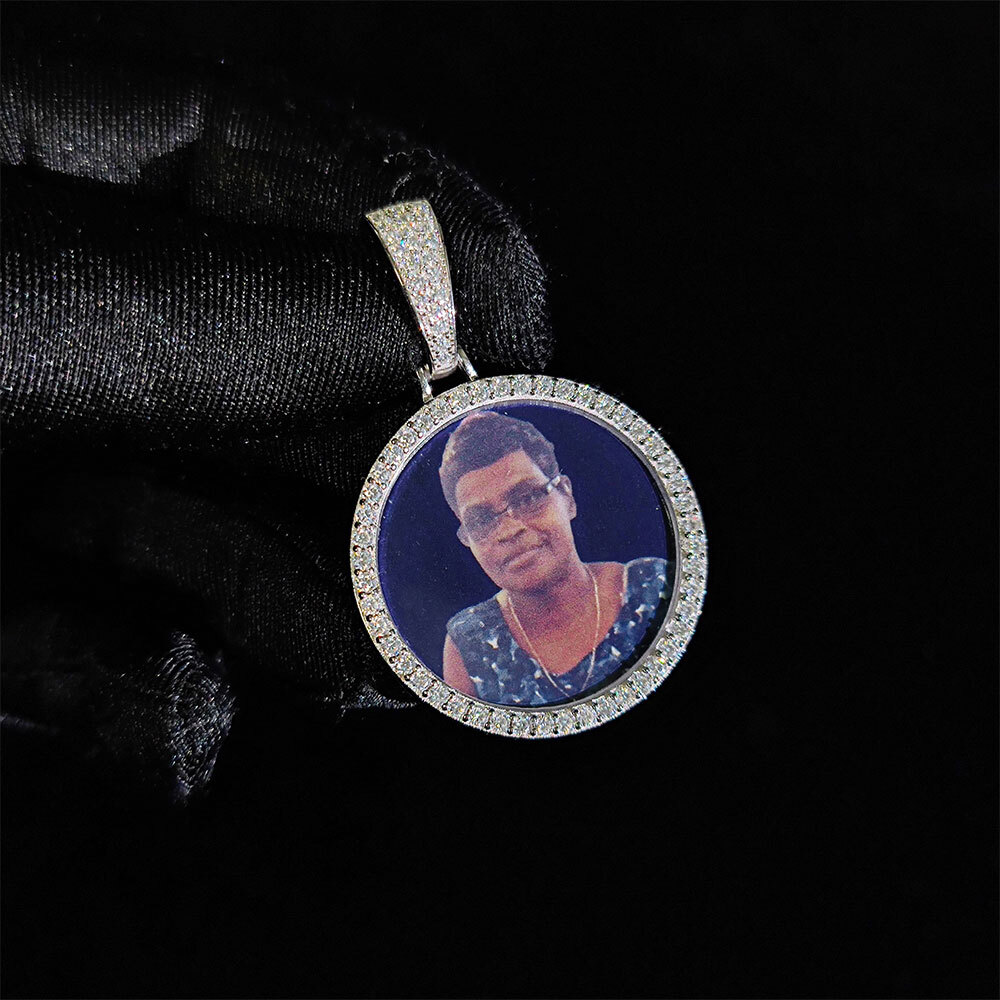 Nuoya In Stock Hight Quality VVS Moissanite Photo Pendant 925 Sterling Silver Custom Round Picture Frame Pendant Necklace Gift