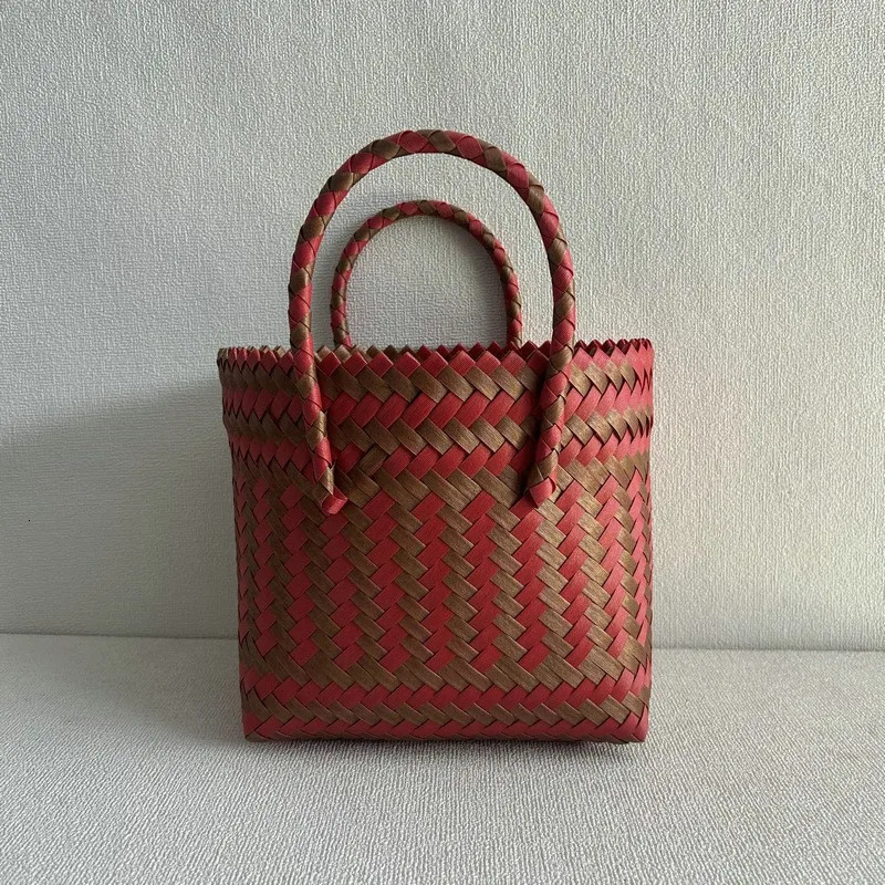 Handmade Woven Bag Large Capacity Plastic Woven Basket Small Square Bag with Handheld Gift Simple Handheld Versatile Womens Bag R250312