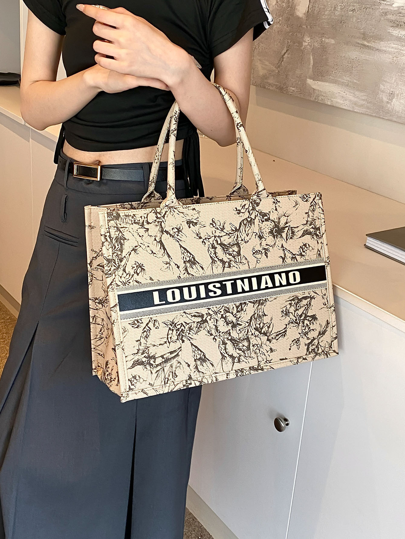 Free Shipping new designer Shoulder totes Bags for womens Fashion Bag Handbag Embroidery printing messenger fashionable printed woman crossbody bag