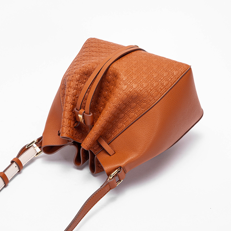 CHCH Versatile Daily Trendy Solid Color Women's Drawstring Switch Shoulder Crossbody Bag