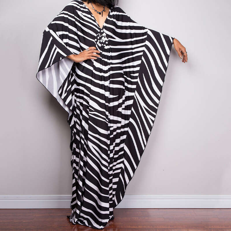 New European American beach cover shirts for vacation, relaxed sun protection clothes, bikini robes, 2025 new style, chic and elegant clothing