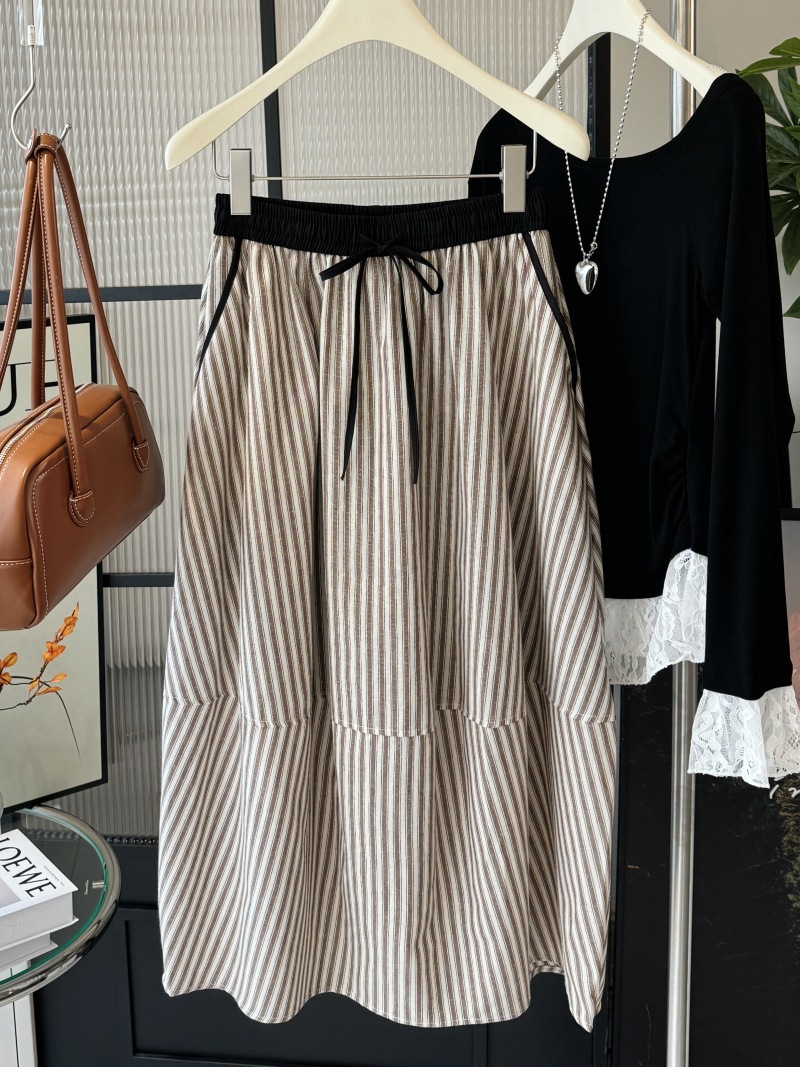 G4125 New style versatile design elastic waist A-line mid-length striped flower bud skirt