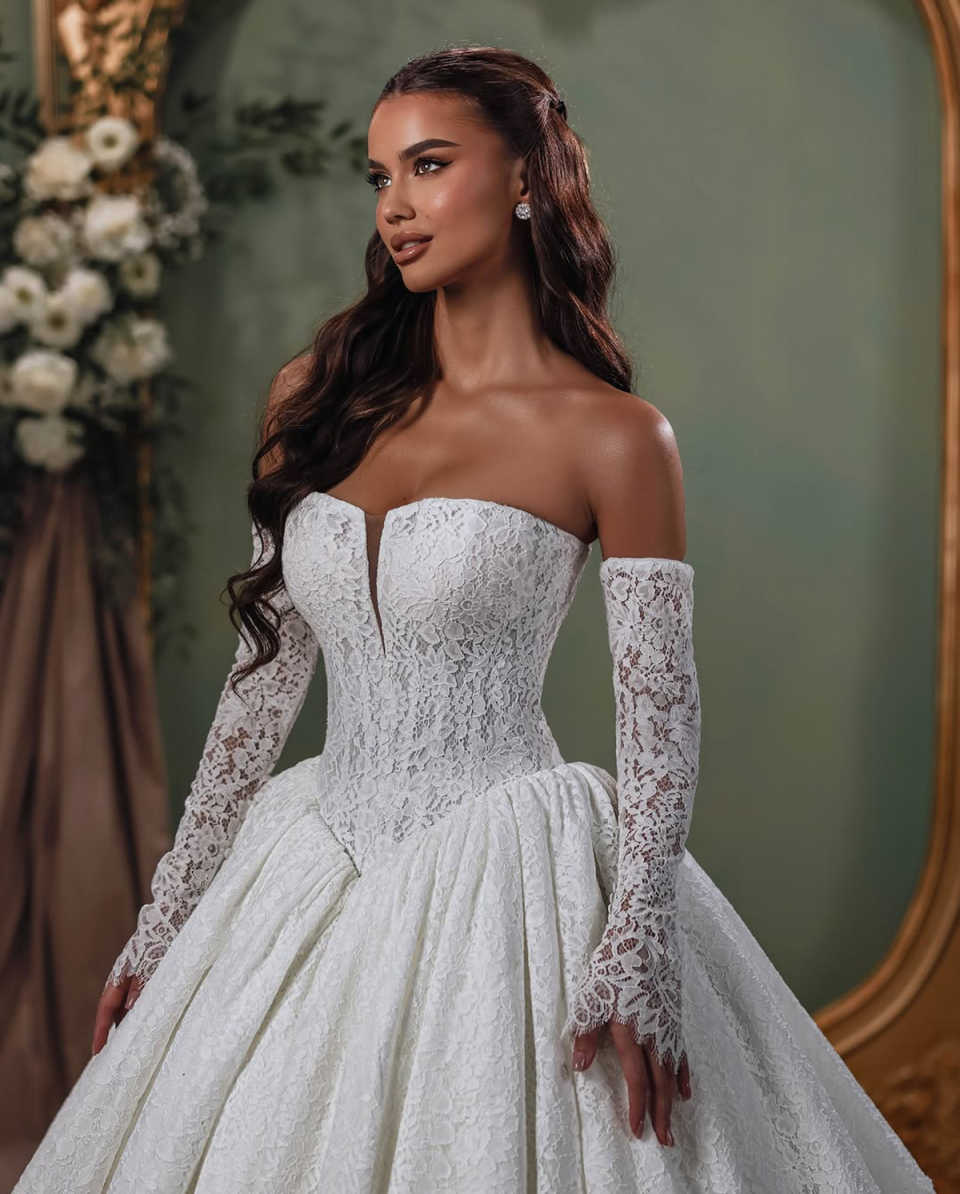 Simple A e Women Wedding Strapless Removable Sleeves Bridal Gowns Lace Backless Sweep Train Dress Custom Made