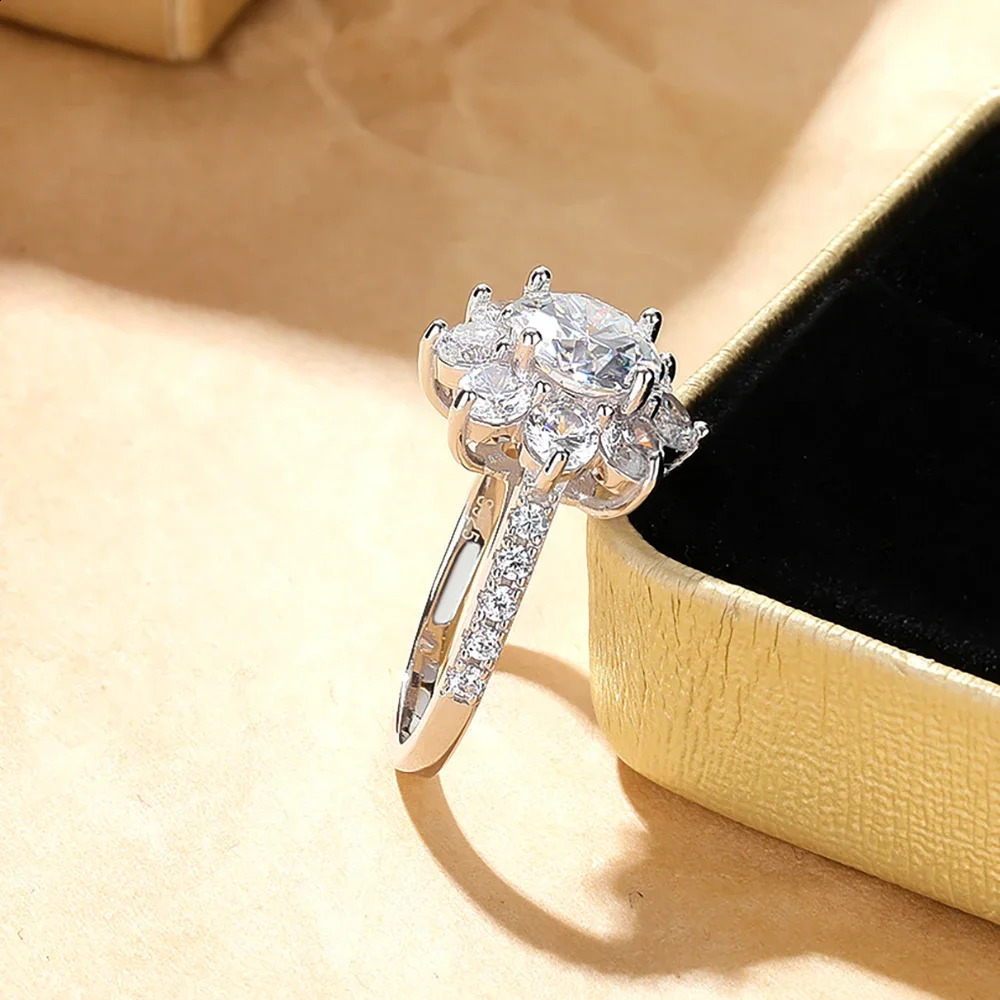 2CT D Color Rings For Woman Sunflower Brilliant Diamond S925 Silver 18K Plated Wedding Jewelry Ring with Certificate250312